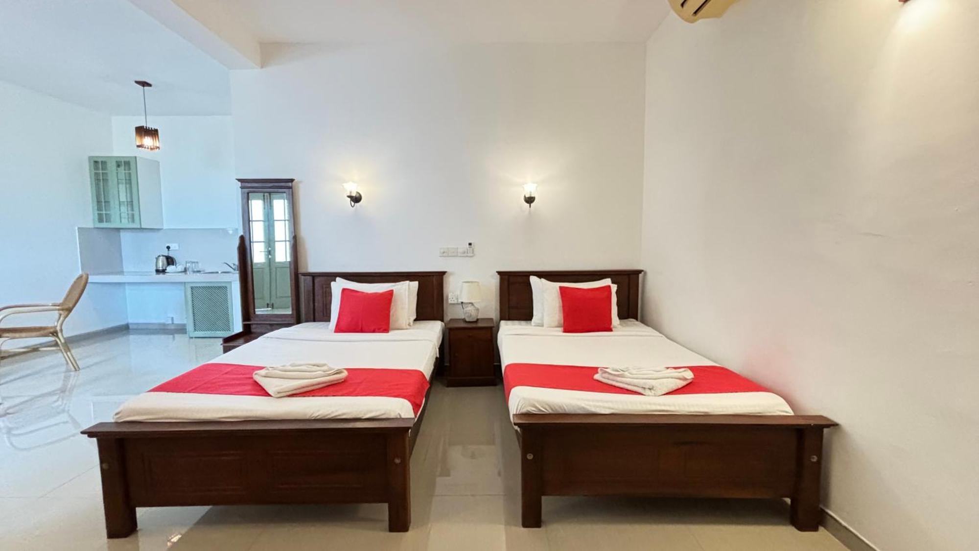 Hotel Chill Hill Hikkaduwa Extérieur photo